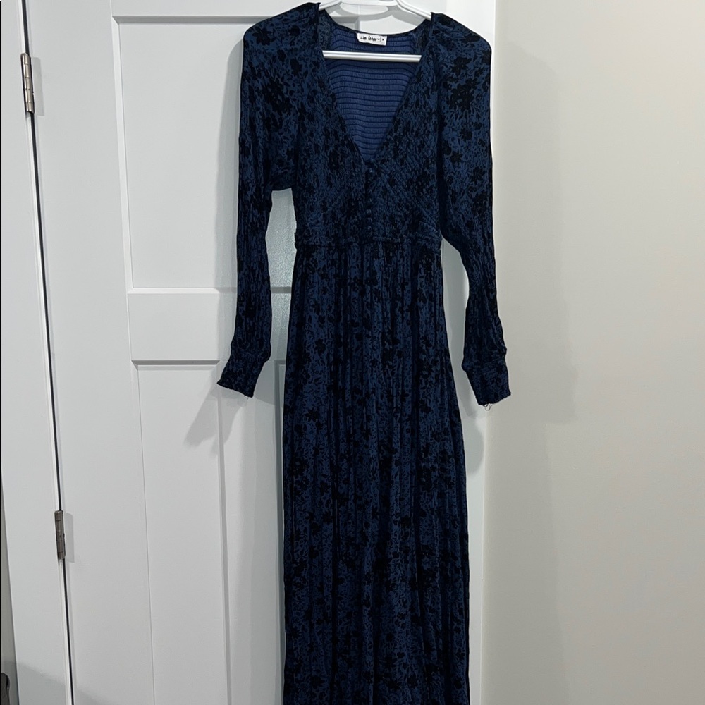 Chic Midnight Blue Long Sleeve Dress